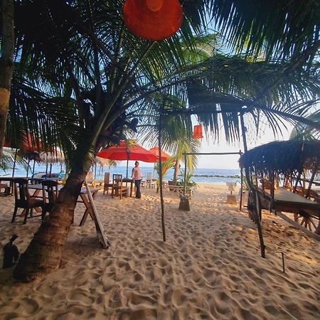 Blue Horizon Beach Hotel Tangalle Buitenkant foto