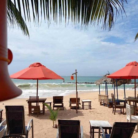 Blue Horizon Beach Hotel Tangalle Buitenkant foto