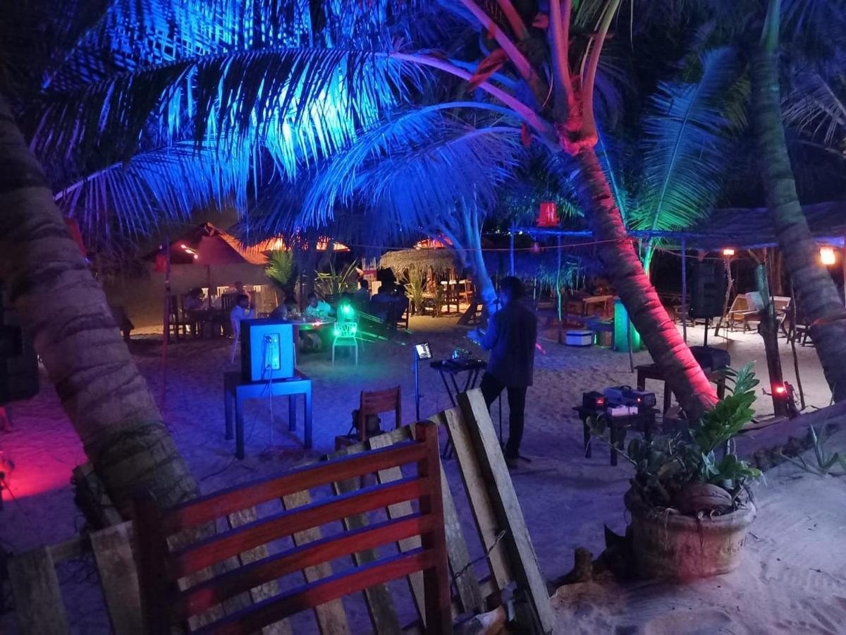 Blue Horizon Beach Hotel Tangalle Buitenkant foto