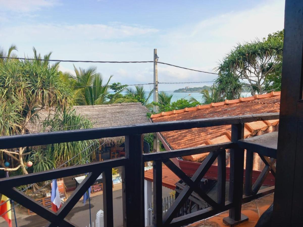 Blue Horizon Beach Hotel Tangalle Buitenkant foto