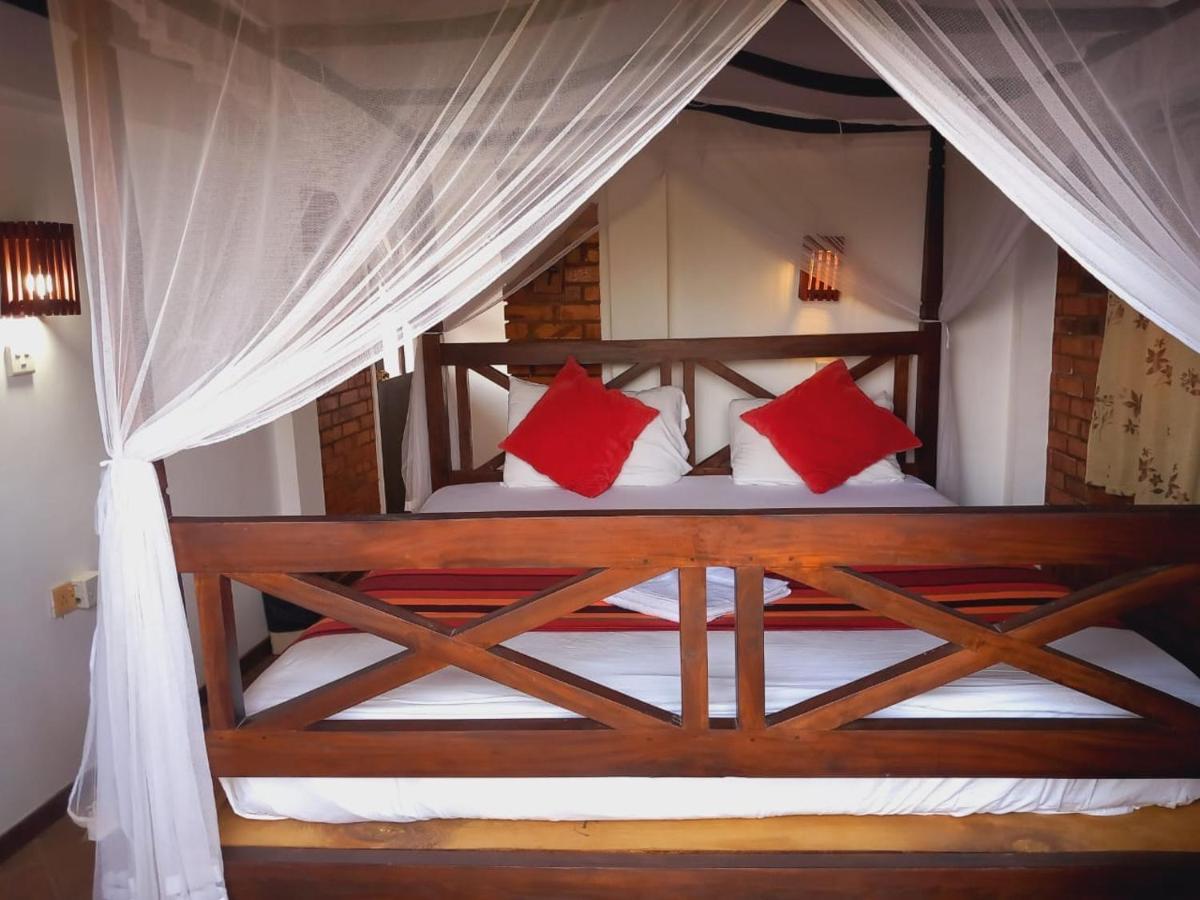 Blue Horizon Beach Hotel Tangalle Buitenkant foto