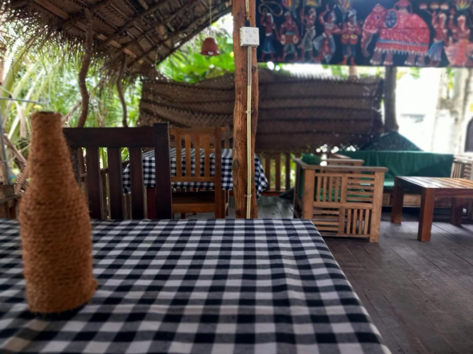 Blue Horizon Beach Hotel Tangalle Buitenkant foto